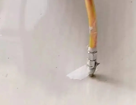 青海瓷砖空鼓维修公司专业解答在瓷砖铺贴过程中，如果使用的砂料过粗（如全部使用了粗砂），可能会导致以下问题